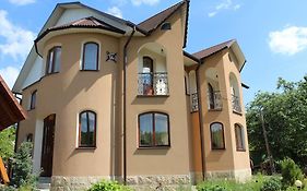 Cottage Gutsulia